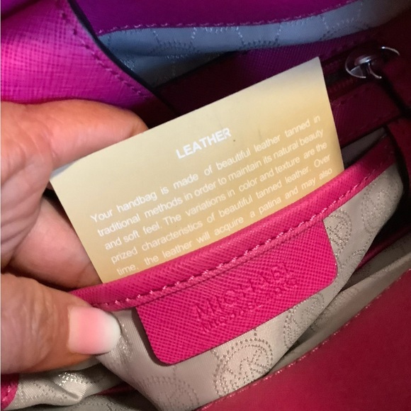 MICHEAL Micheal Kors Hamilton Fuchsia NWT From Macys Never Been Used! - Picture 6 of 14